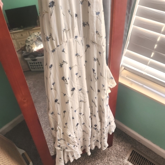 EUC Joie Floral White Ruffled Women's Dress, Size 6 - Picture 7 of 11